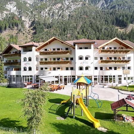 Hotel Alpin Gossensass Exteriör bild