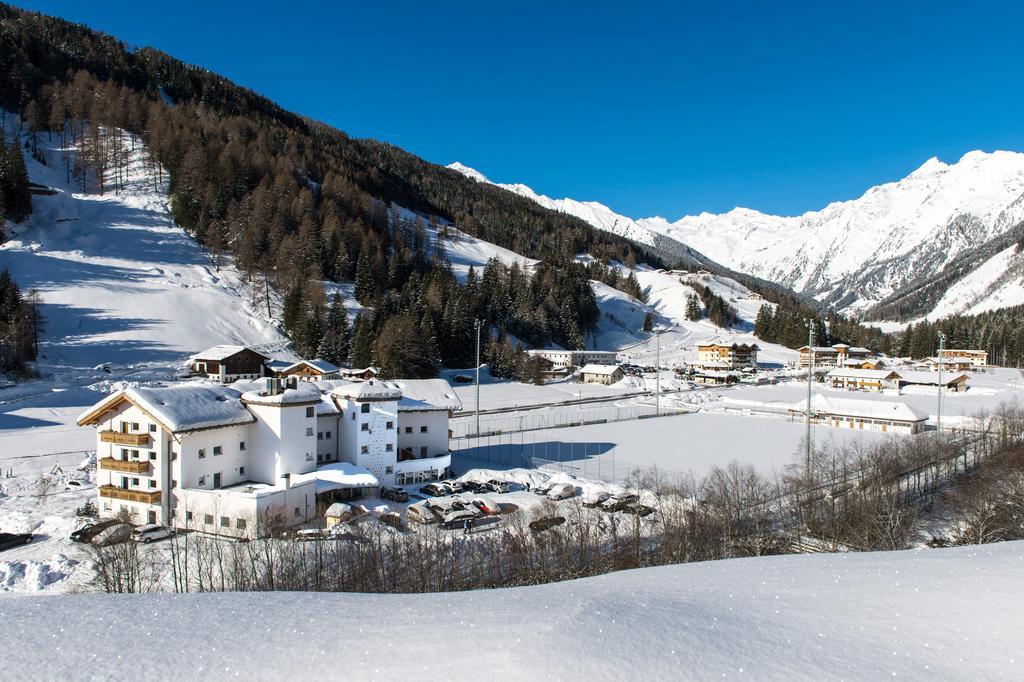 Hotel Alpin Gossensass Exteriör bild